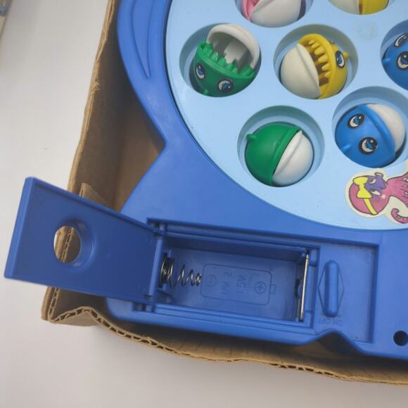 Vintage Gone Fishin' Game 1979 Incomplete No Poles Not Tested Play Zone Ages 4+ - Picture 4 of 4